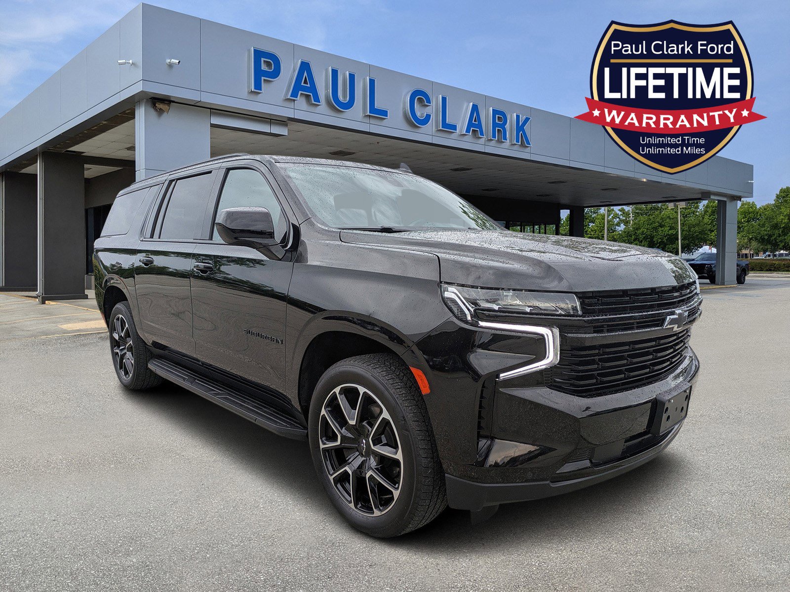 Used 2024 Chevrolet Suburban RST image 1