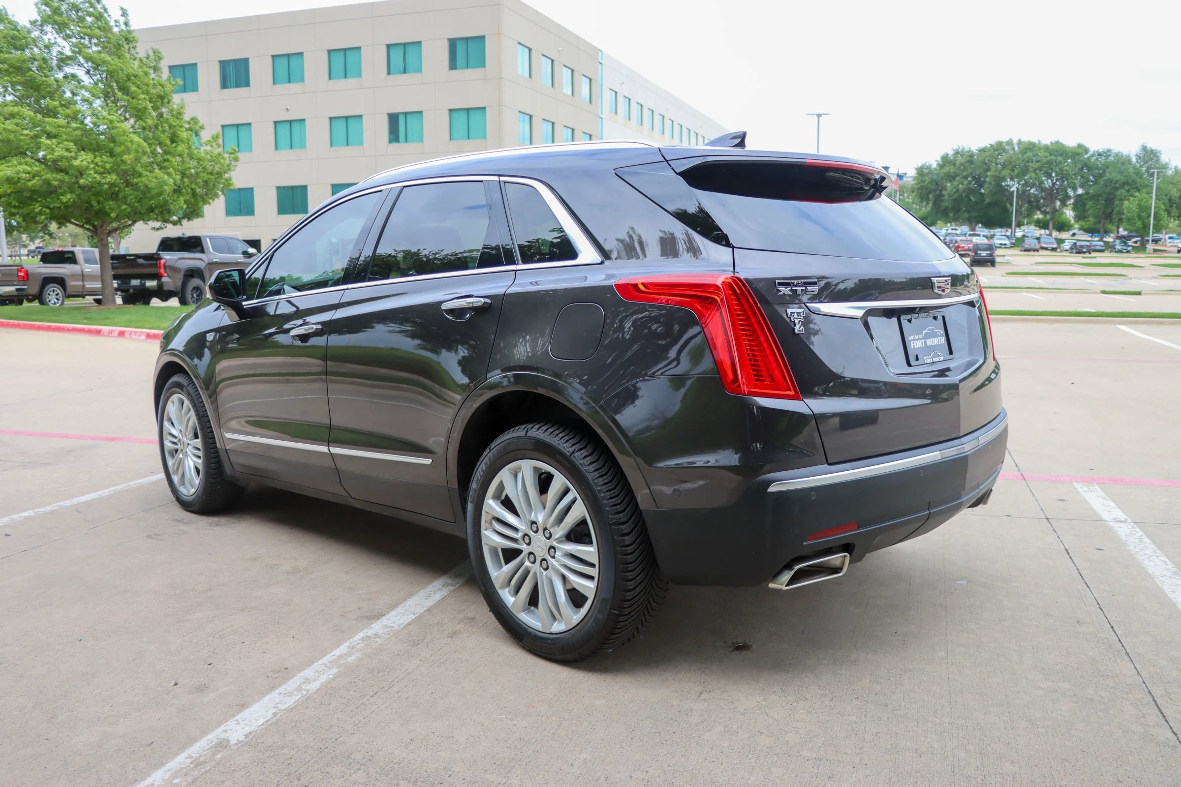 Used 2019 Cadillac XT5 Premium Luxury w/ Driver Assist Package FWD image 5