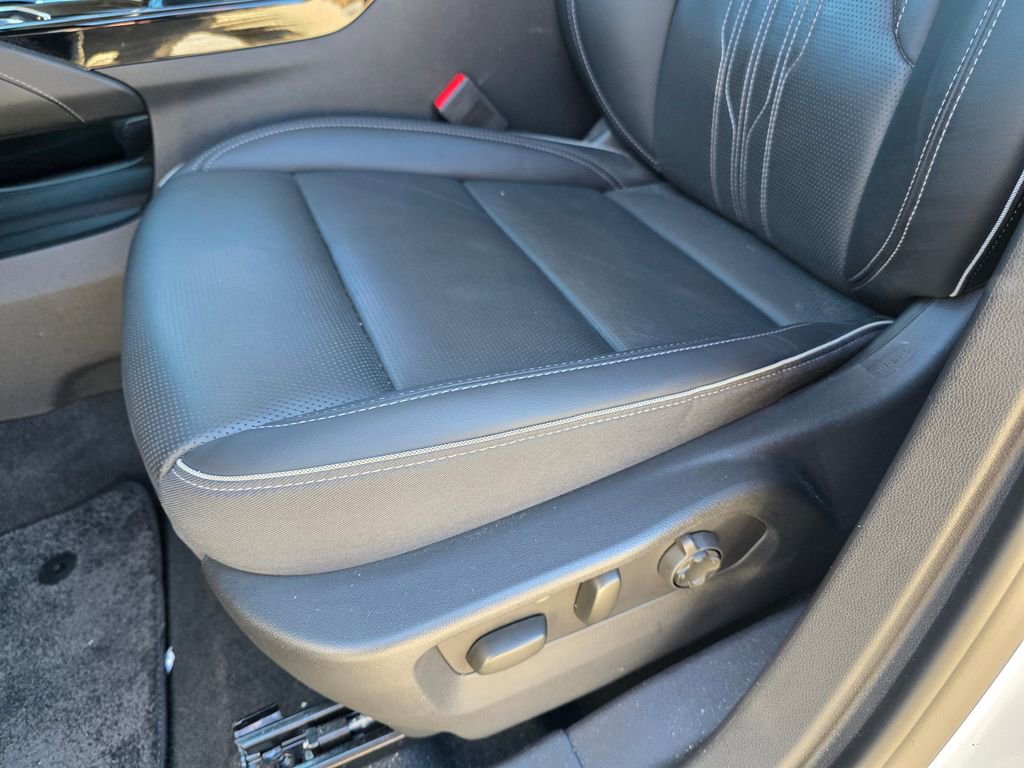 Used 2024 Buick Envision Avenir image 12