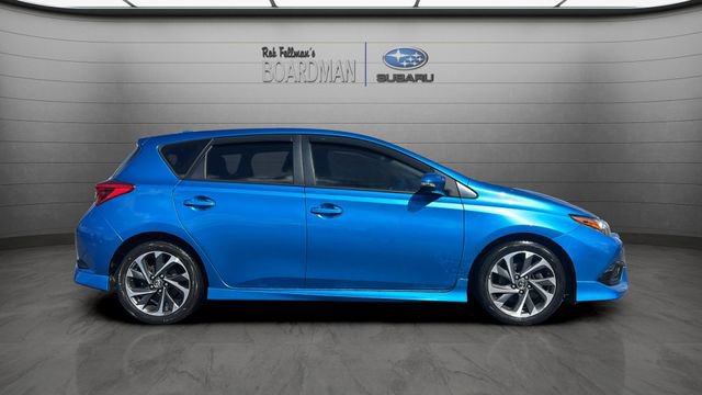 Used 2018 Toyota Corolla iM w/ Carpet Mat Package (TMS) FWD image 3