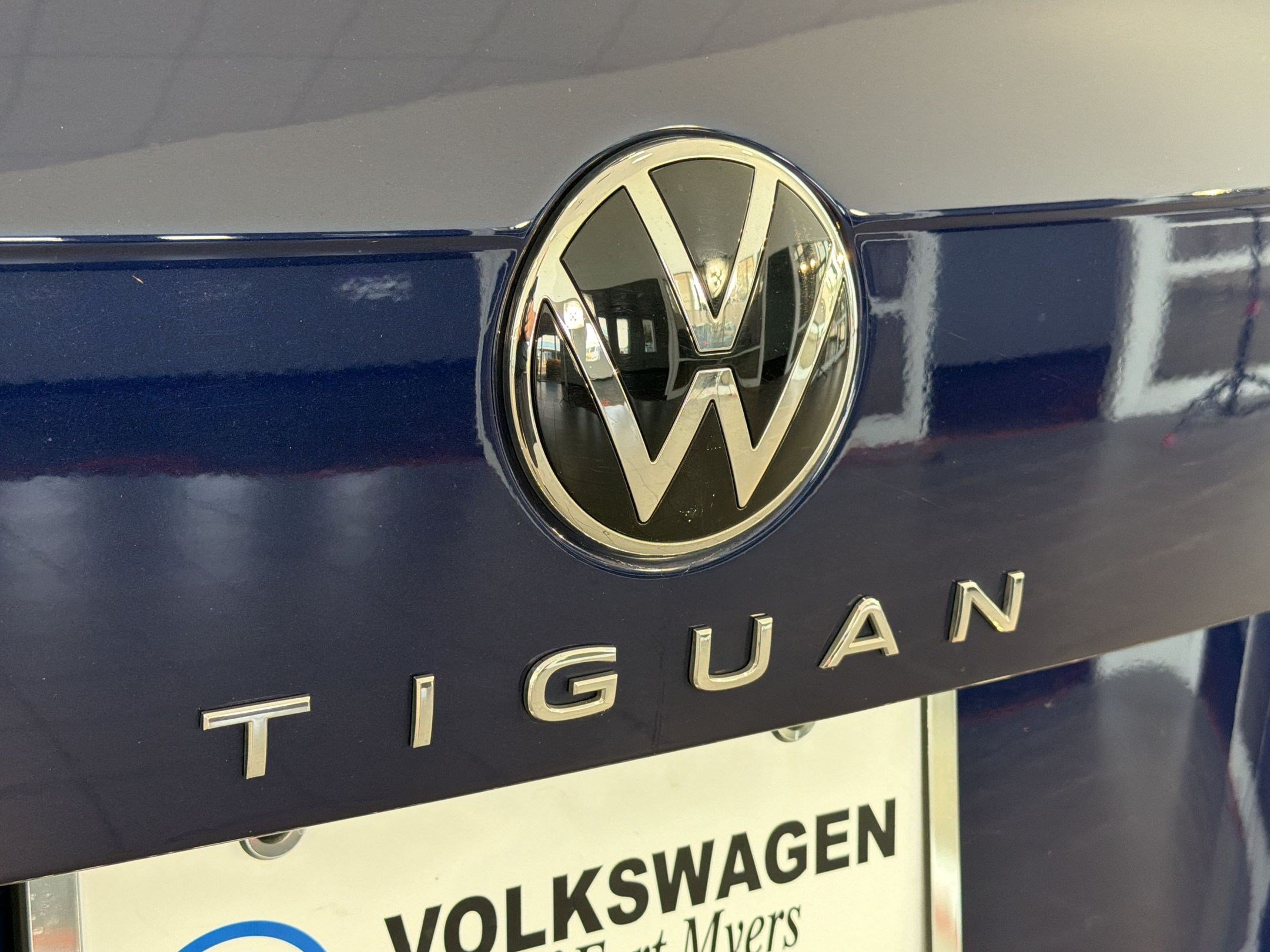 Used 2023 Volkswagen Tiguan SE w/ Panoramic Sunroof Package AWD/4WD image 32