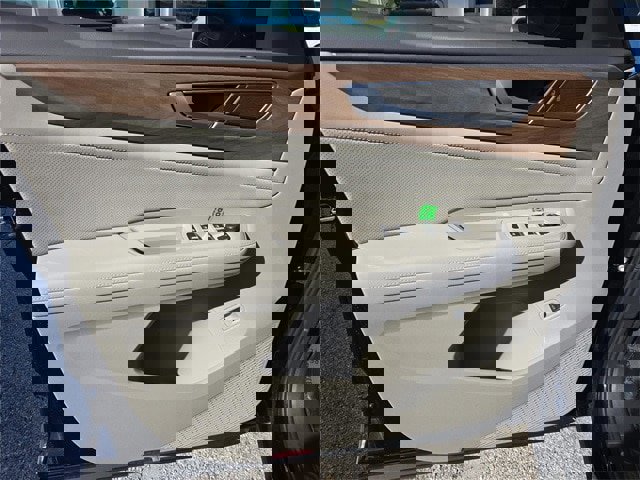 New 2026 Volkswagen Atlas SE image 13