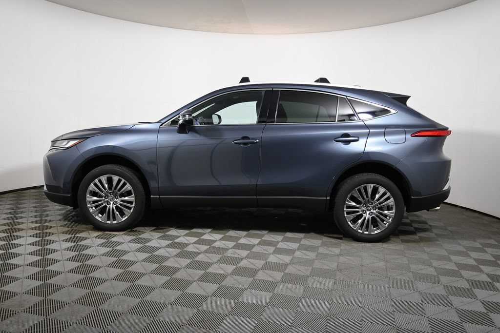 Used 2024 Toyota Venza XLE AWD/4WD image 2