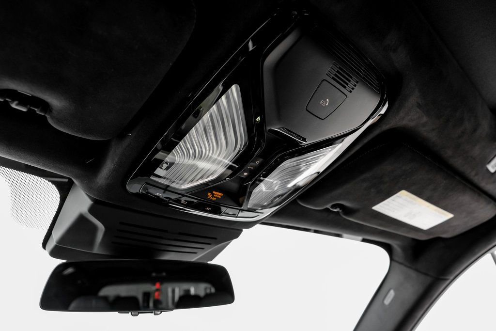 Used 2024 BMW ALPINA XB7 image 21