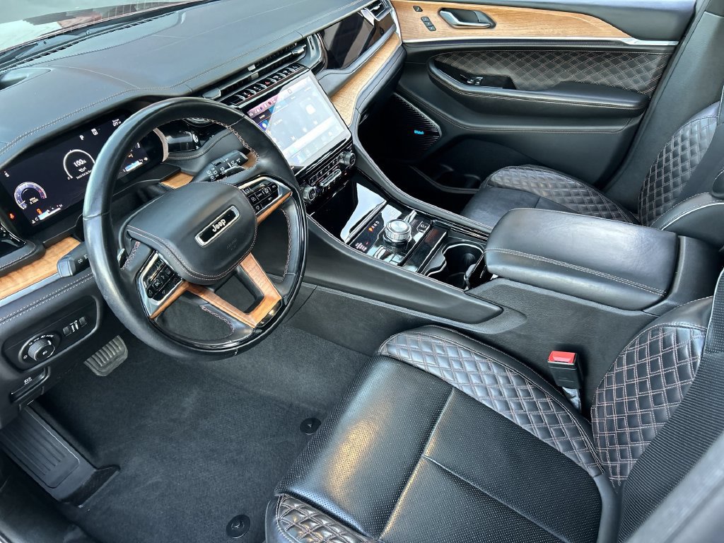 Used 2022 Jeep Grand Cherokee L Summit AWD/4WD image 10