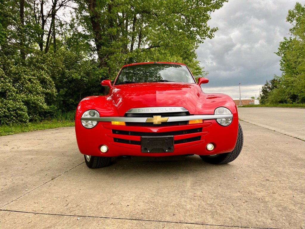 Used 2004 Chevrolet SSR w/ Preferred Equipment Group RWD image 5