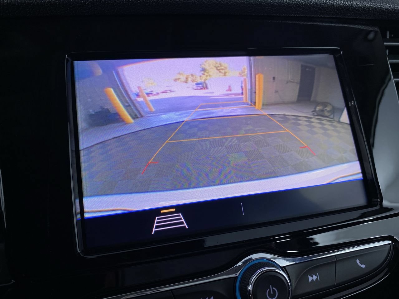 Certified 2022 Buick Encore Preferred w/ Safety Package AWD/4WD image 6