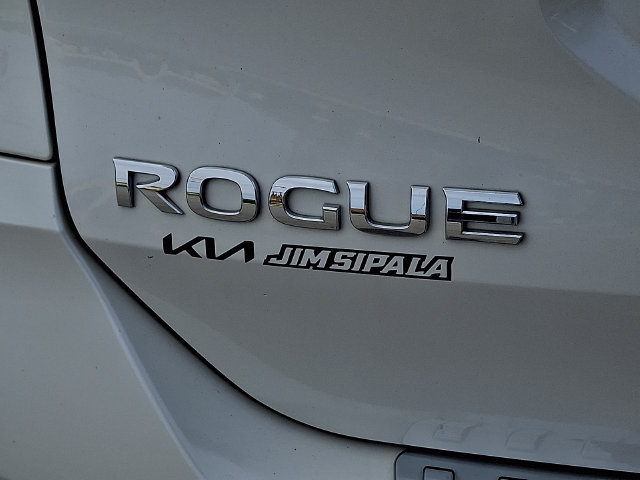 Used 2018 Nissan Rogue SV w/ Premium Package AWD/4WD image 30