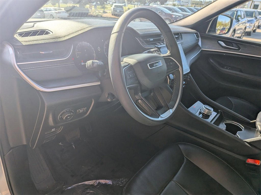 Used 2024 Jeep Grand Cherokee L Limited w/ Luxury Tech Group II image 15