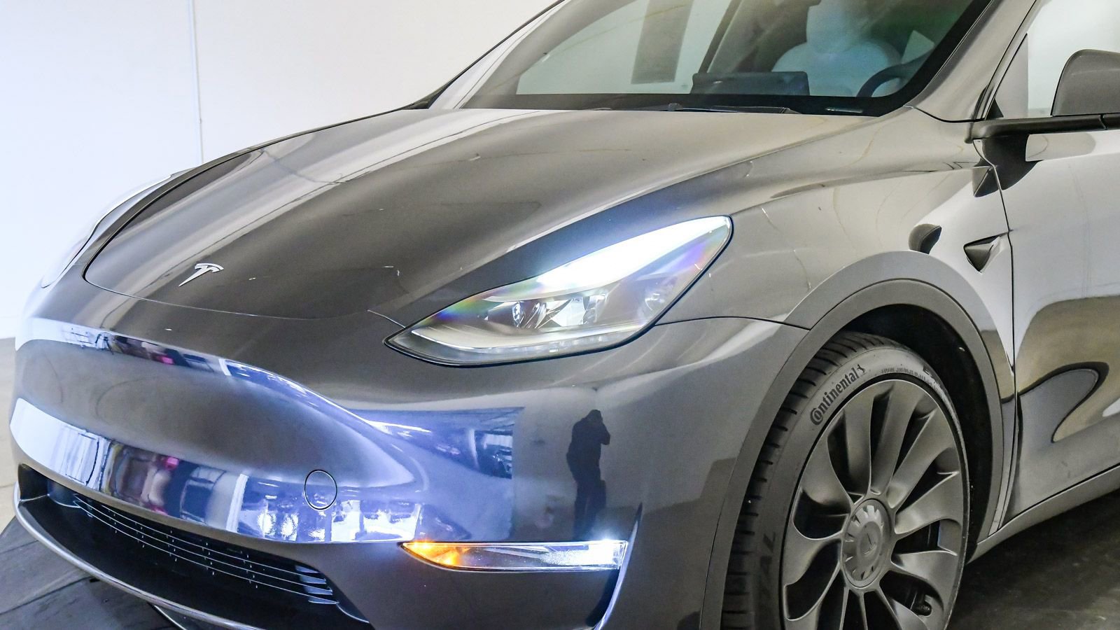 Used 2024 Tesla Model Y Performance AWD/4WD image 8