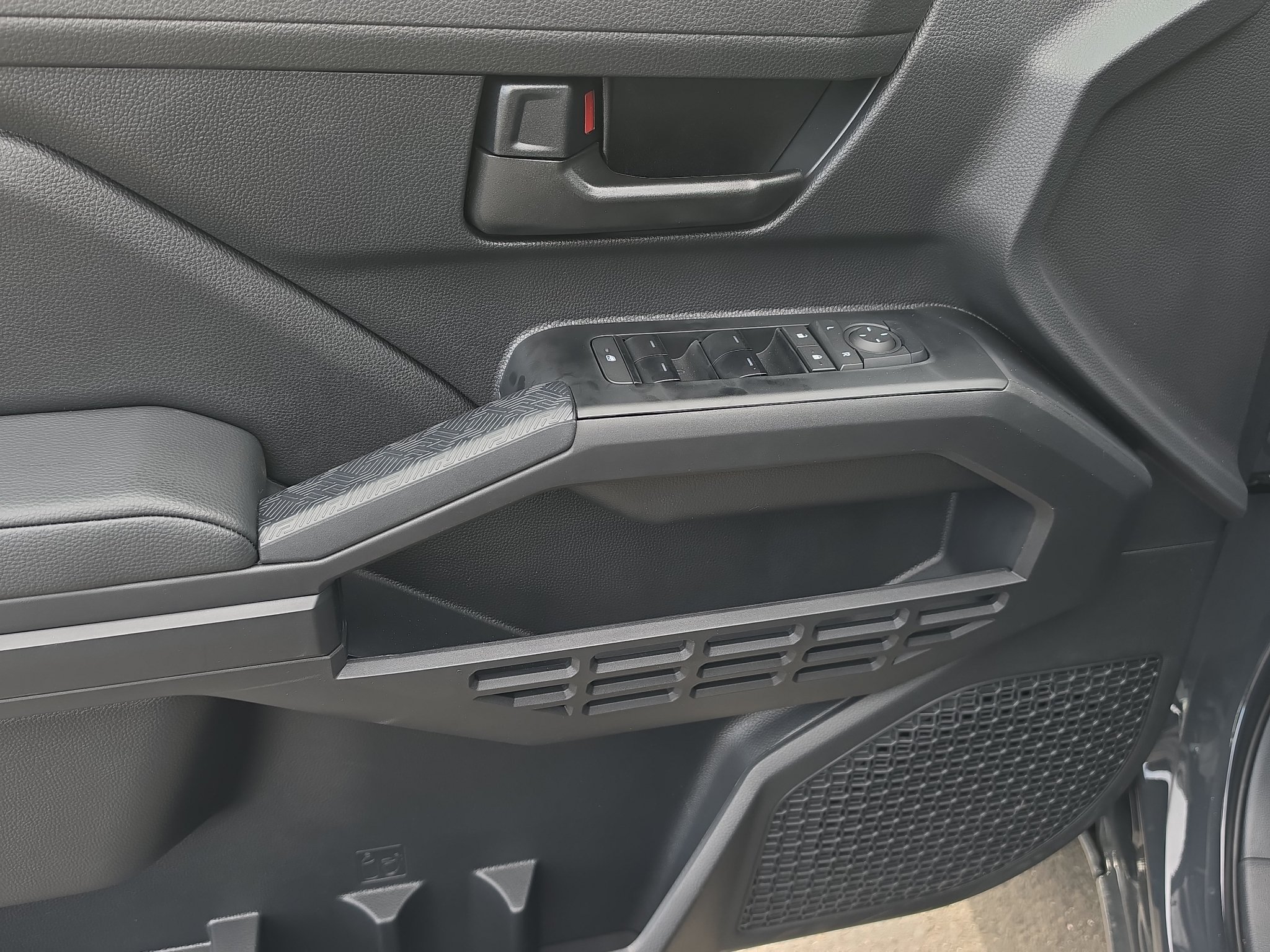 New 2026 Toyota Tacoma SR AWD/4WD image 11