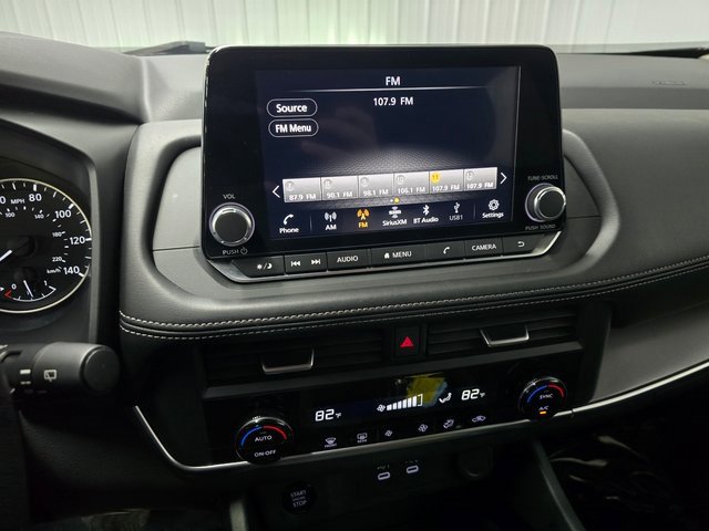 Used 2024 Nissan Rogue SV image 29