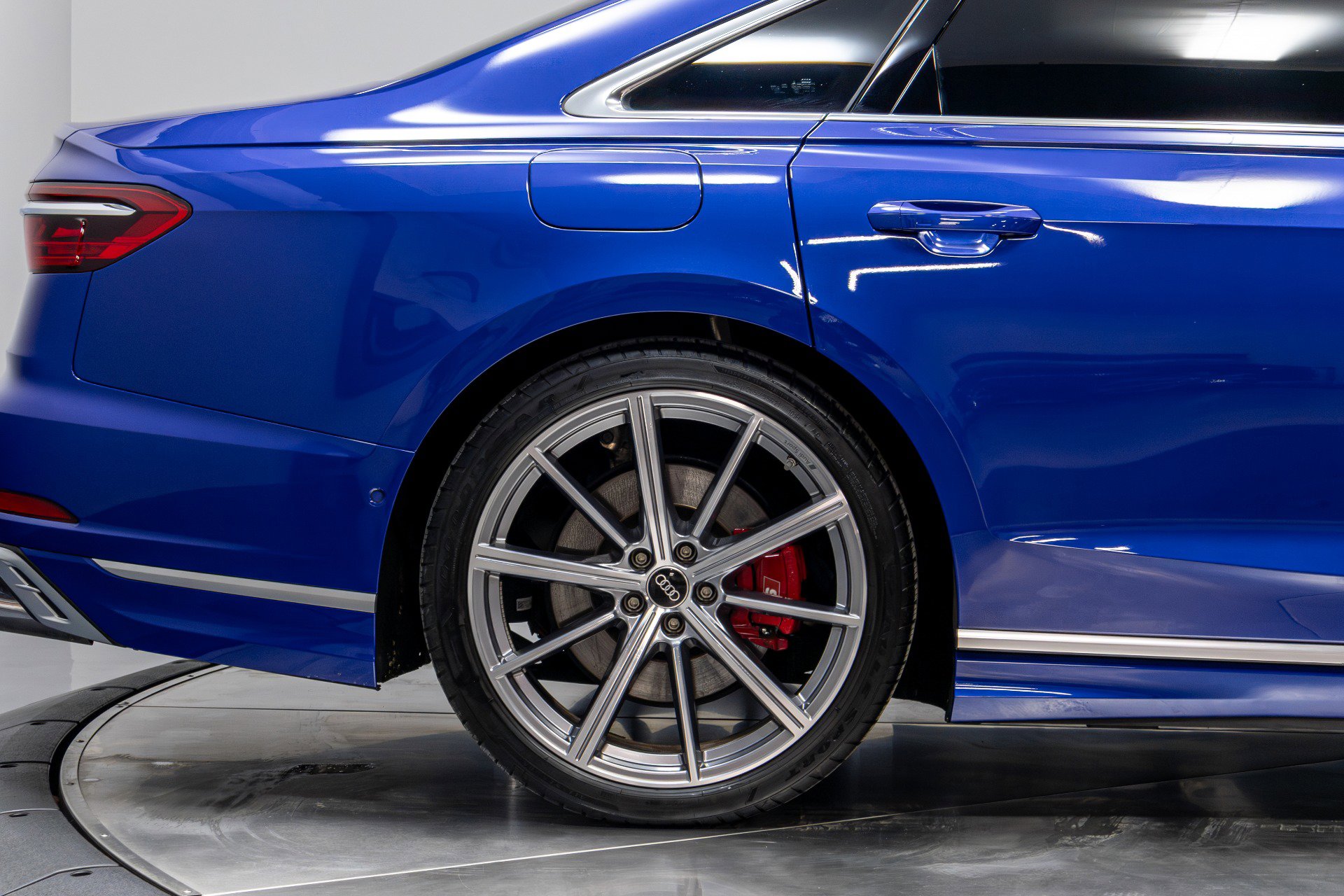 Used 2023 Audi S8 image 17