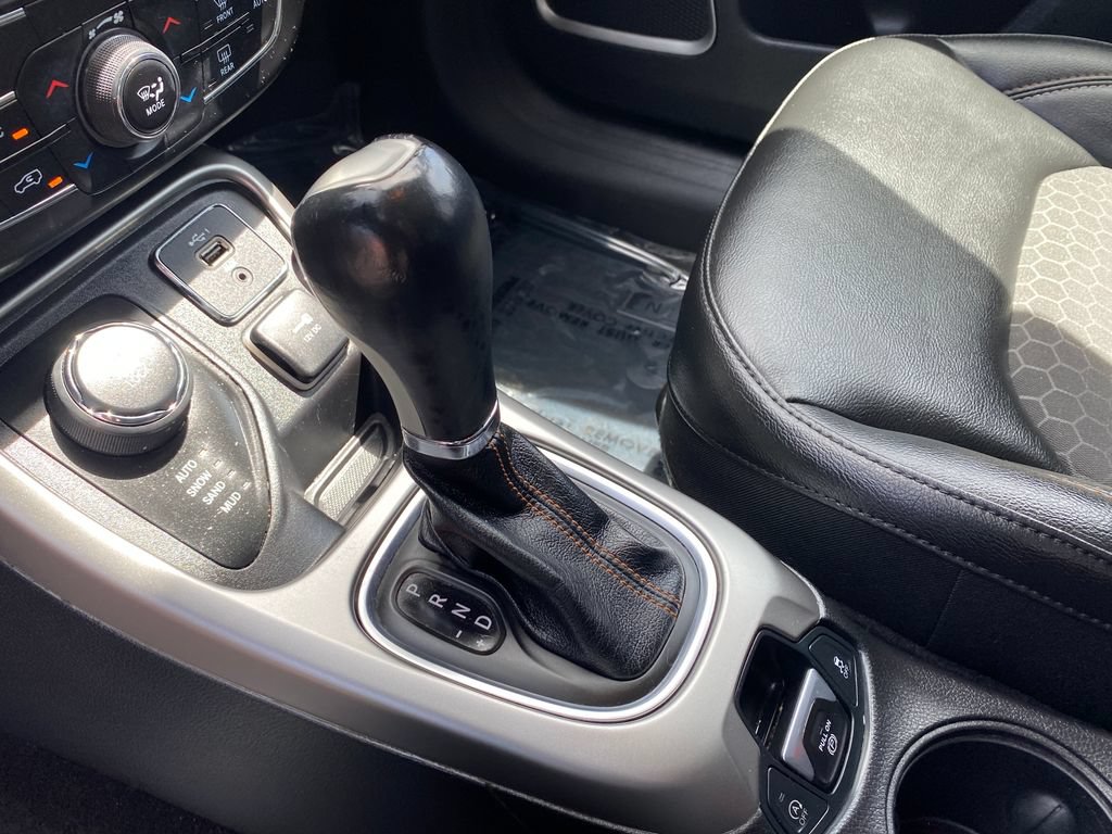 Used 2019 Jeep Compass Latitude w/ Cold Weather Group AWD/4WD image 22