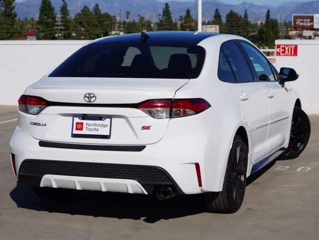 Used 2022 Toyota Corolla SE w/ SE Premium Package image 7