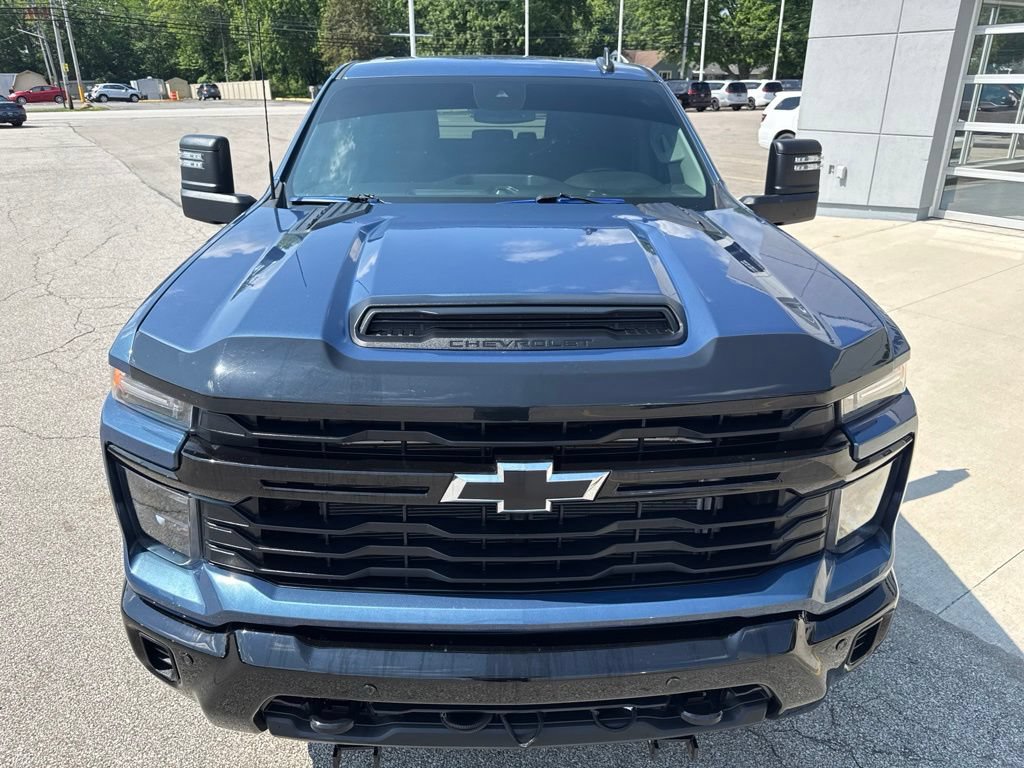Used 2025 Chevrolet Silverado 2500 Custom w/ Custom Value Package AWD/4WD image 12