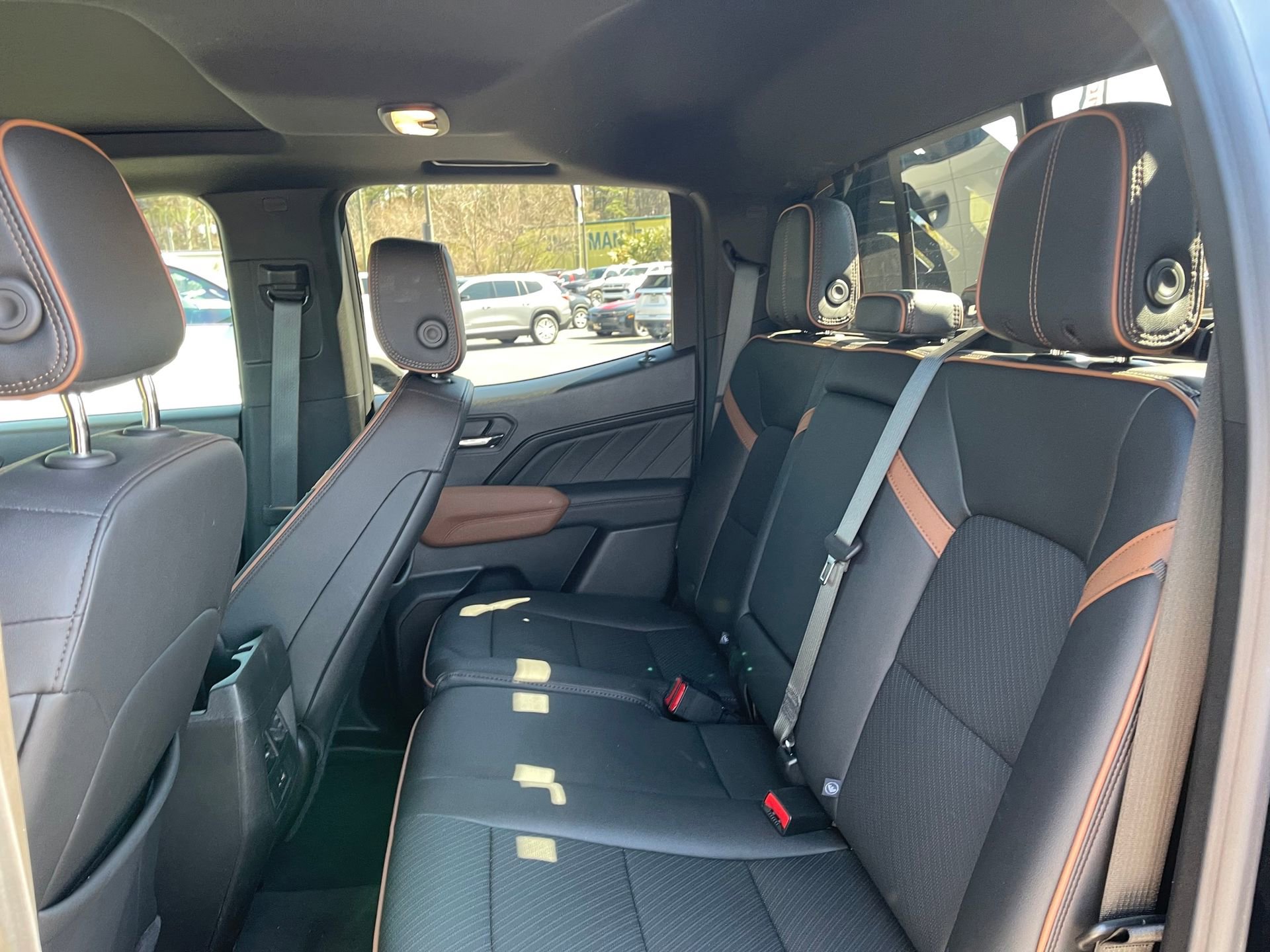 Used 2025 GMC Canyon AT4 w/ Nightfall Edition image 22