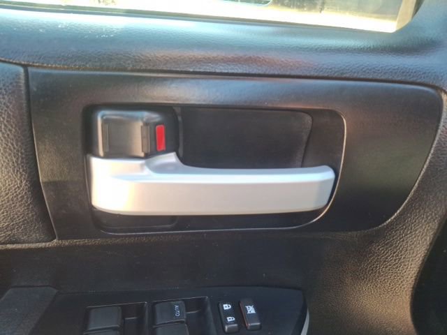 Used 2015 Toyota Tundra SR5 w/ SR5 Upgrade Package image 12