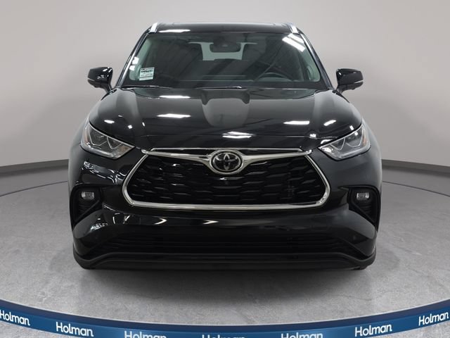 Certified 2024 Toyota Highlander Limited AWD/4WD image 2