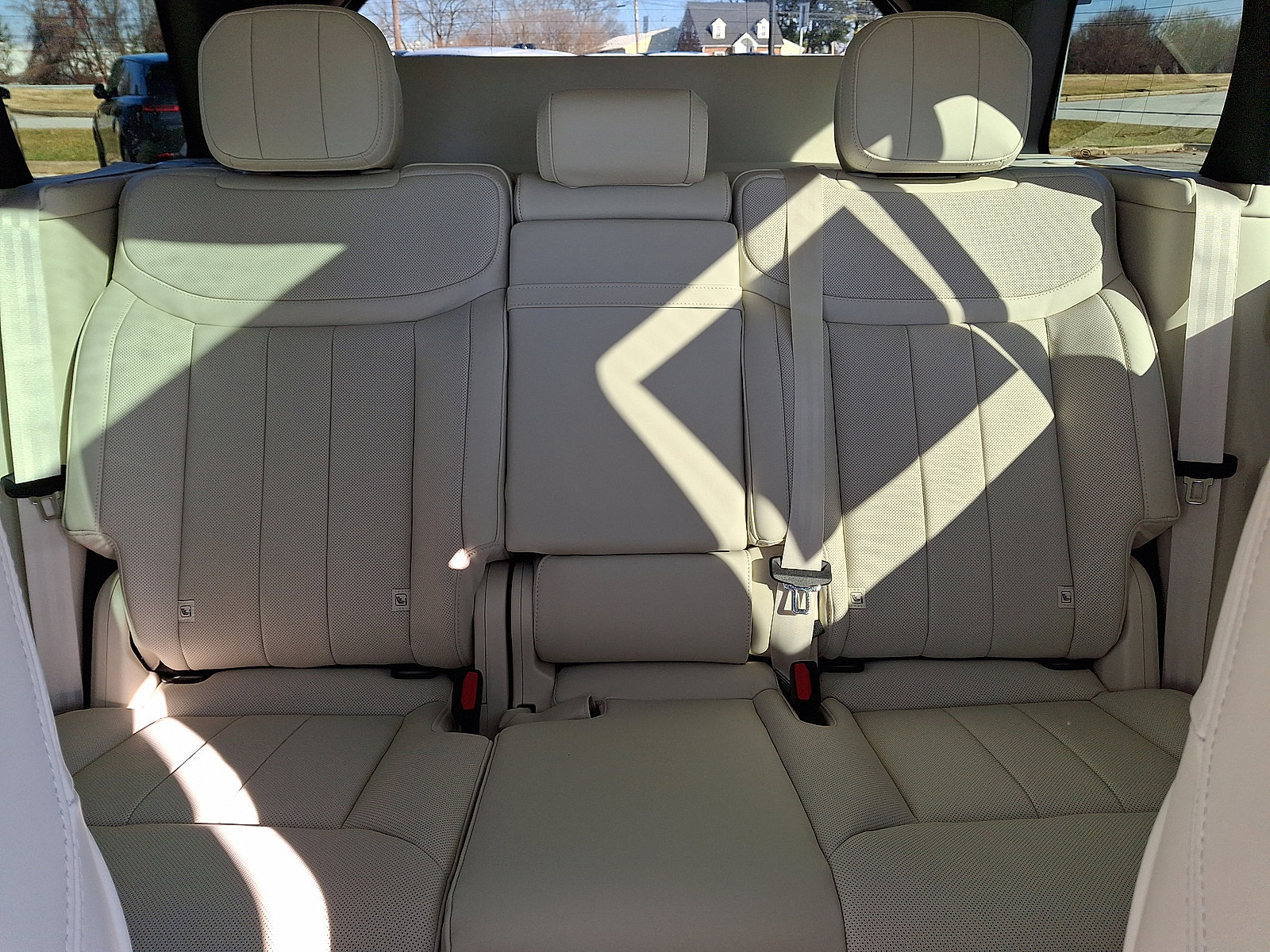 New 2026 Land Rover Range Rover SE image 16