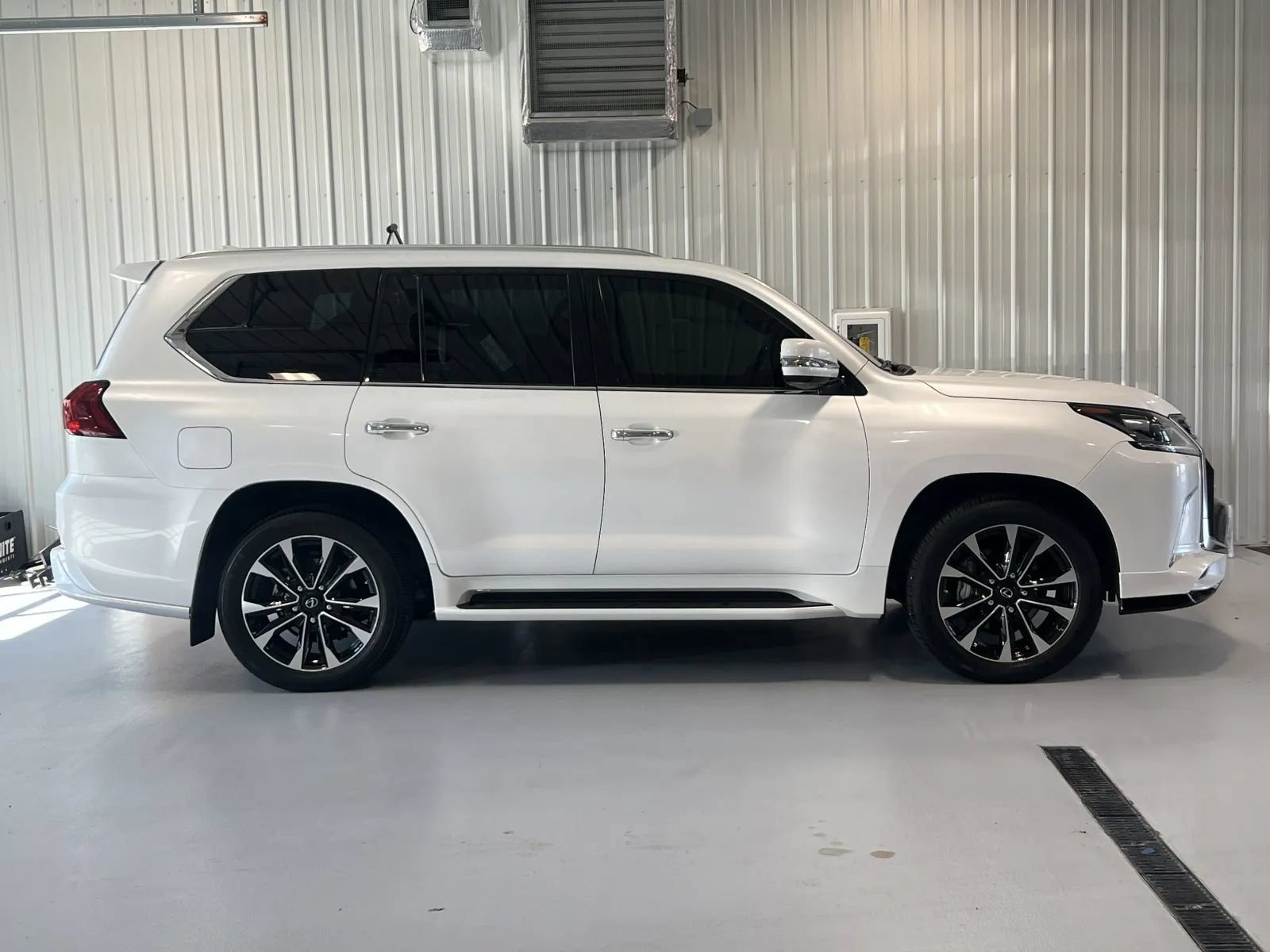Used 2021 Lexus LX 570 4WD w/ Sport Package image 2