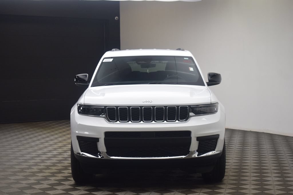 New 2026 Jeep Grand Cherokee L Laredo w/ Trailer Tow Package AWD/4WD image 2
