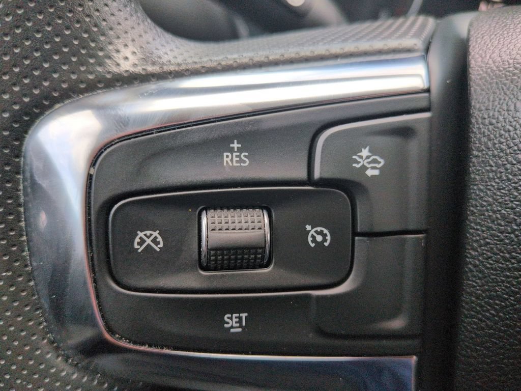 Used 2025 Chevrolet Blazer LT FWD image 20