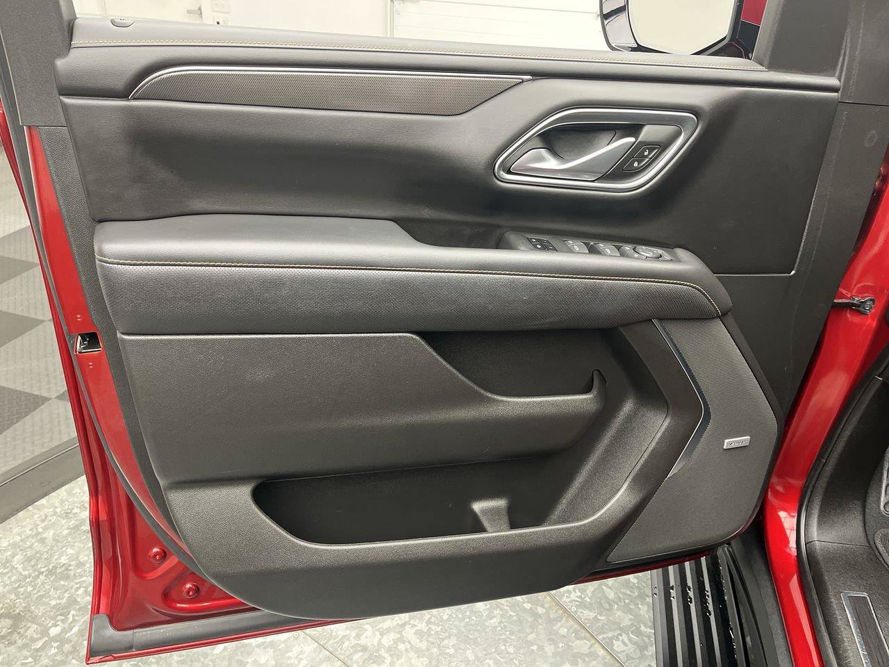 Certified 2022 GMC Yukon AT4 w/ Technology Package AWD/4WD image 9
