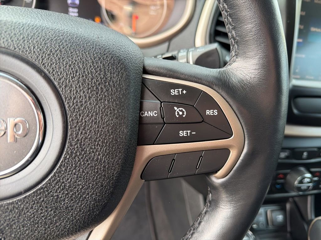 Used 2016 Jeep Cherokee Limited AWD/4WD image 47
