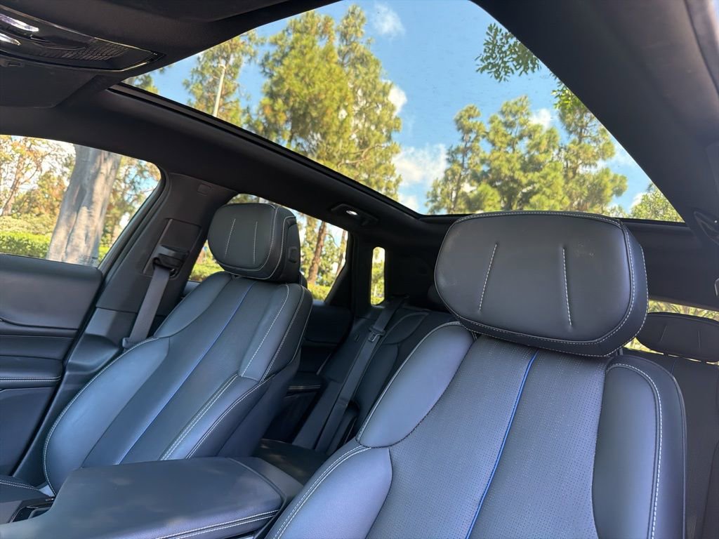 Used 2024 Cadillac Lyriq Luxury AWD/4WD image 11