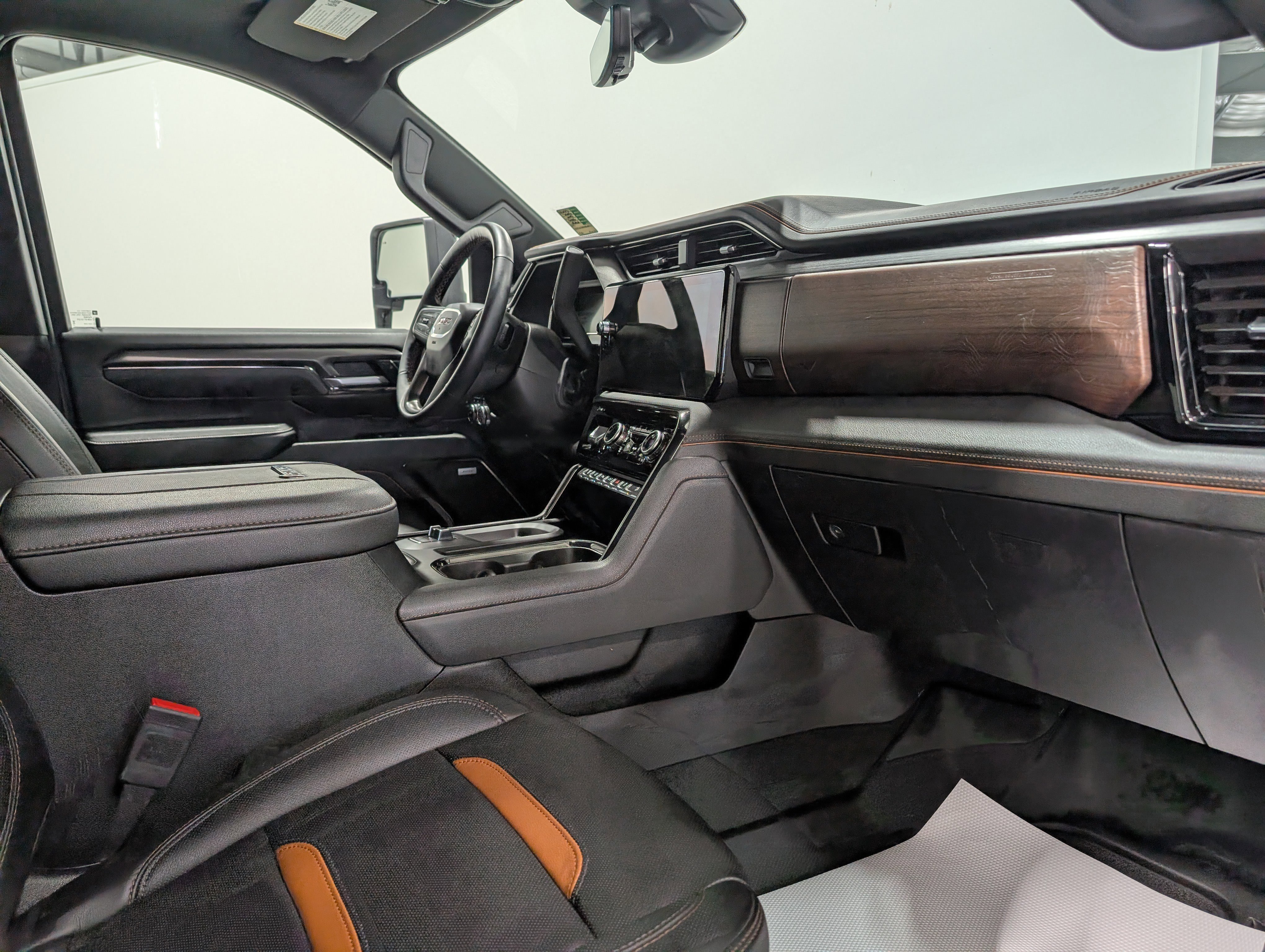 Used 2025 GMC Sierra 2500 AT4 w/ AT4 Premium Plus Package image 20