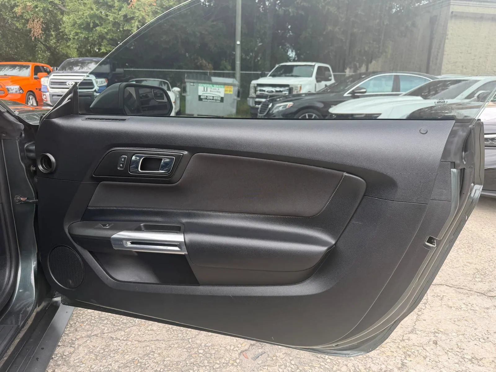 Used 2016 Ford Mustang GT RWD image 11