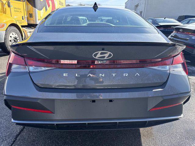 New 2026 Hyundai Elantra Sport image 3