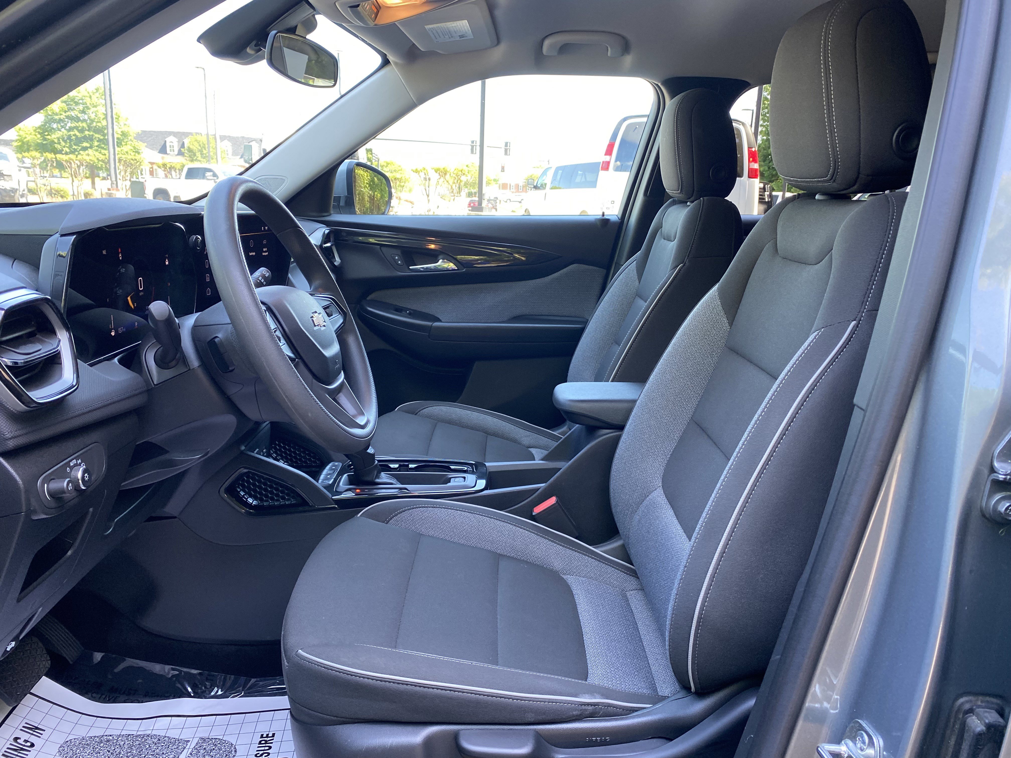 Used 2024 Chevrolet TrailBlazer LT w/ Driver Confidence Package image 16