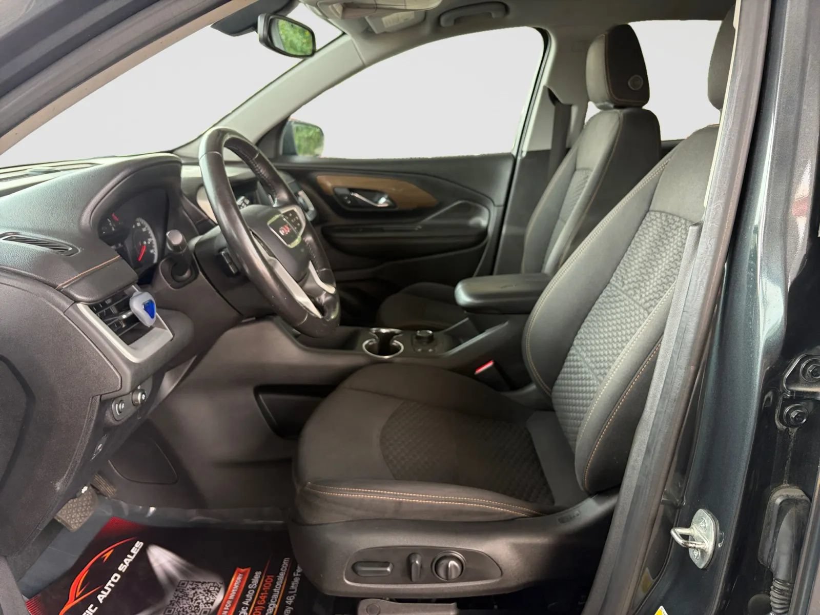 Used 2018 GMC Terrain SLE w/ Driver Convenience Package AWD/4WD image 12