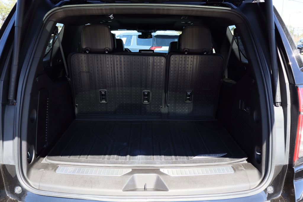 Used 2023 Chevrolet Suburban Z71 w/ Luxury Package image 27