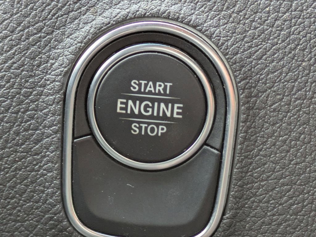 Used 2024 Mercedes-Benz Sprinter 2500 image 32