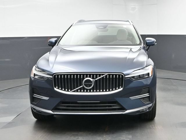 Used 2023 Volvo XC60 B5 Plus AWD/4WD image 3