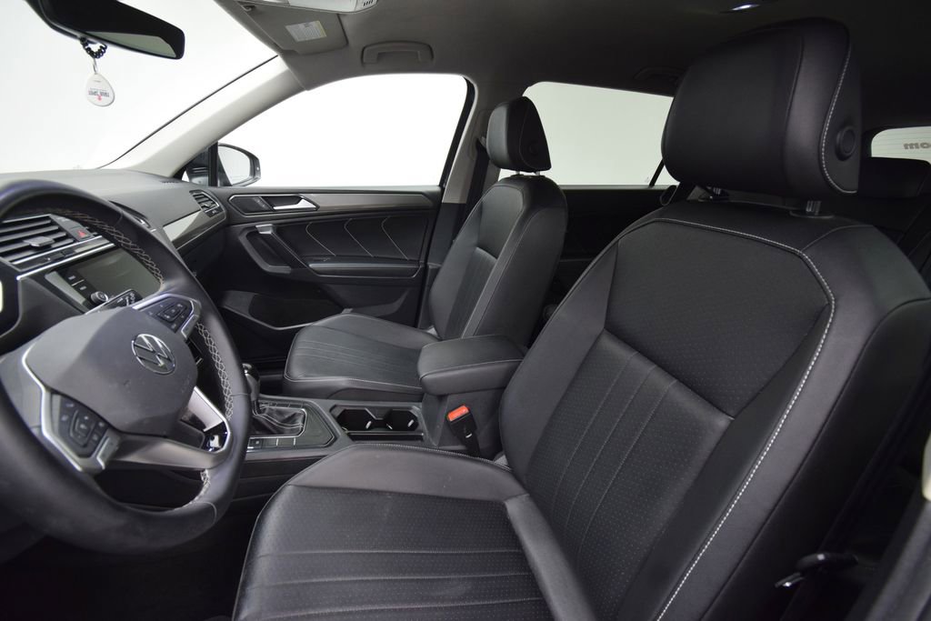 Used 2023 Volkswagen Tiguan SE image 16
