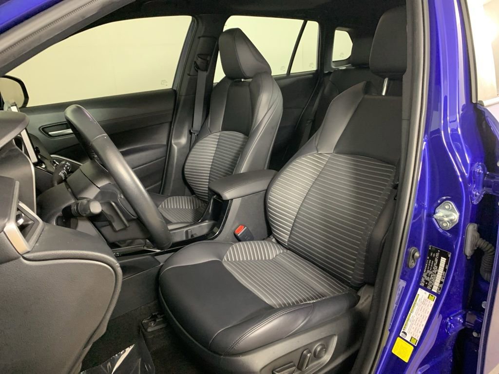 Used 2023 Toyota Corolla Cross XSE w/ Convenience Package image 27