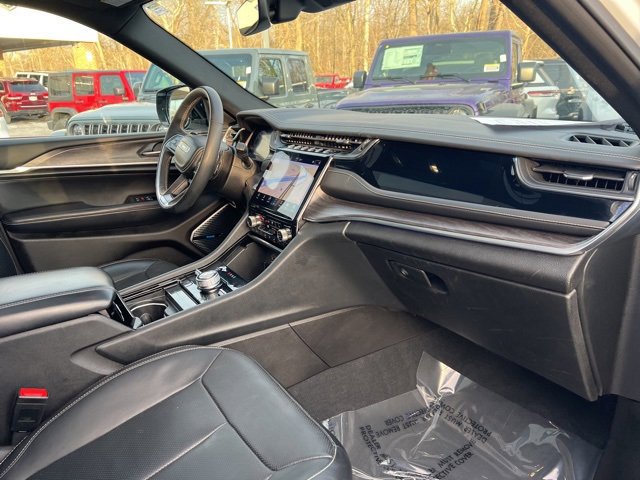Used 2023 Jeep Grand Cherokee L Overland w/ Rear Seat Video Group I image 32