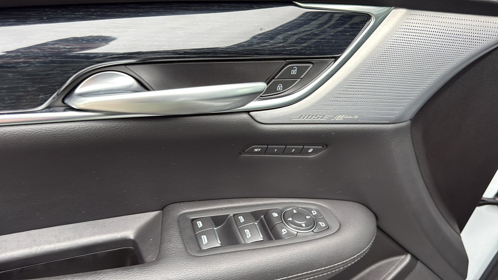 Certified 2025 Cadillac XT5 Premium Luxury image 11