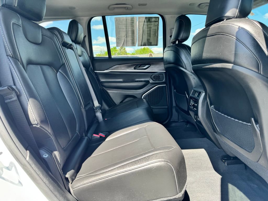Used 2023 Jeep Grand Cherokee 4WD 4xe image 14