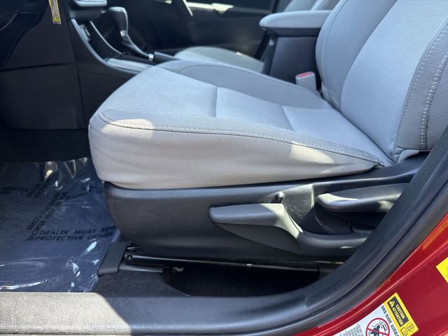 Used 2015 Toyota Corolla LE FWD image 27