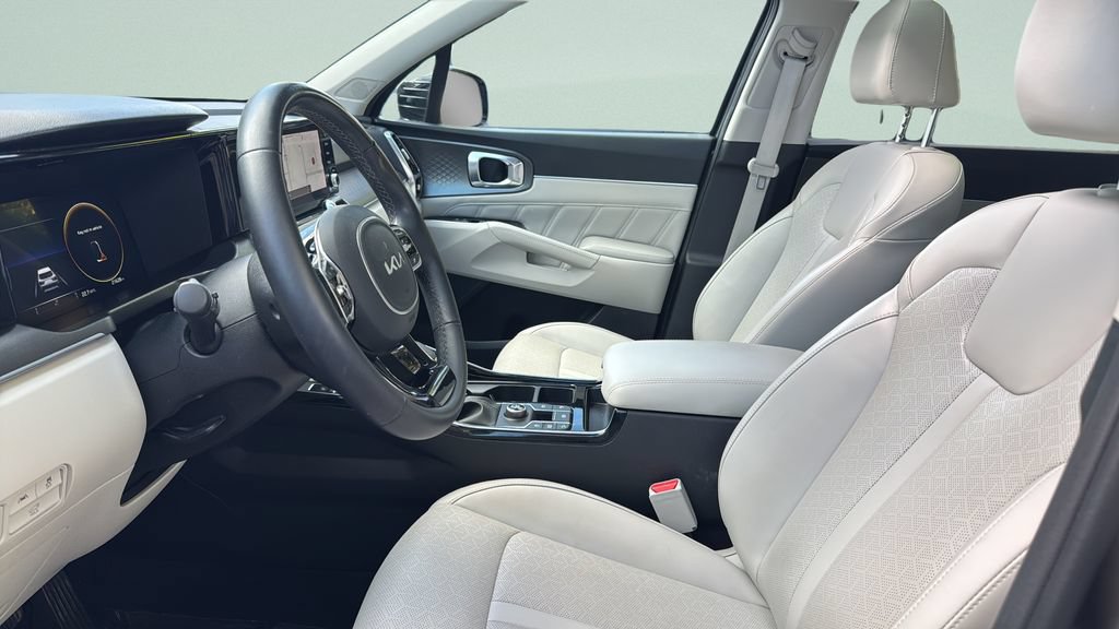 Used 2023 Kia Sorento SX FWD image 9