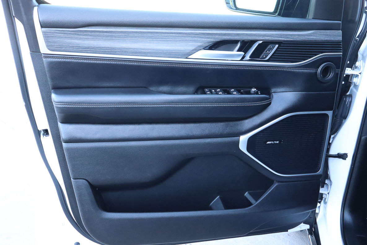 Used 2024 Jeep Wagoneer Series III image 15