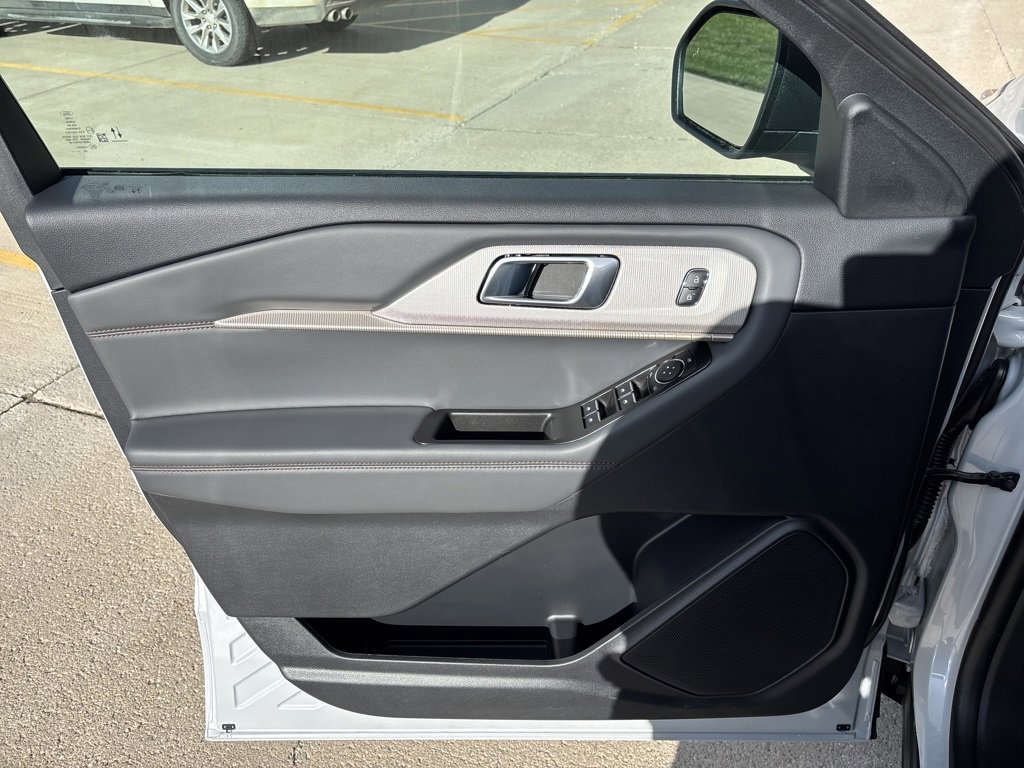 New 2026 Ford Explorer Active image 13