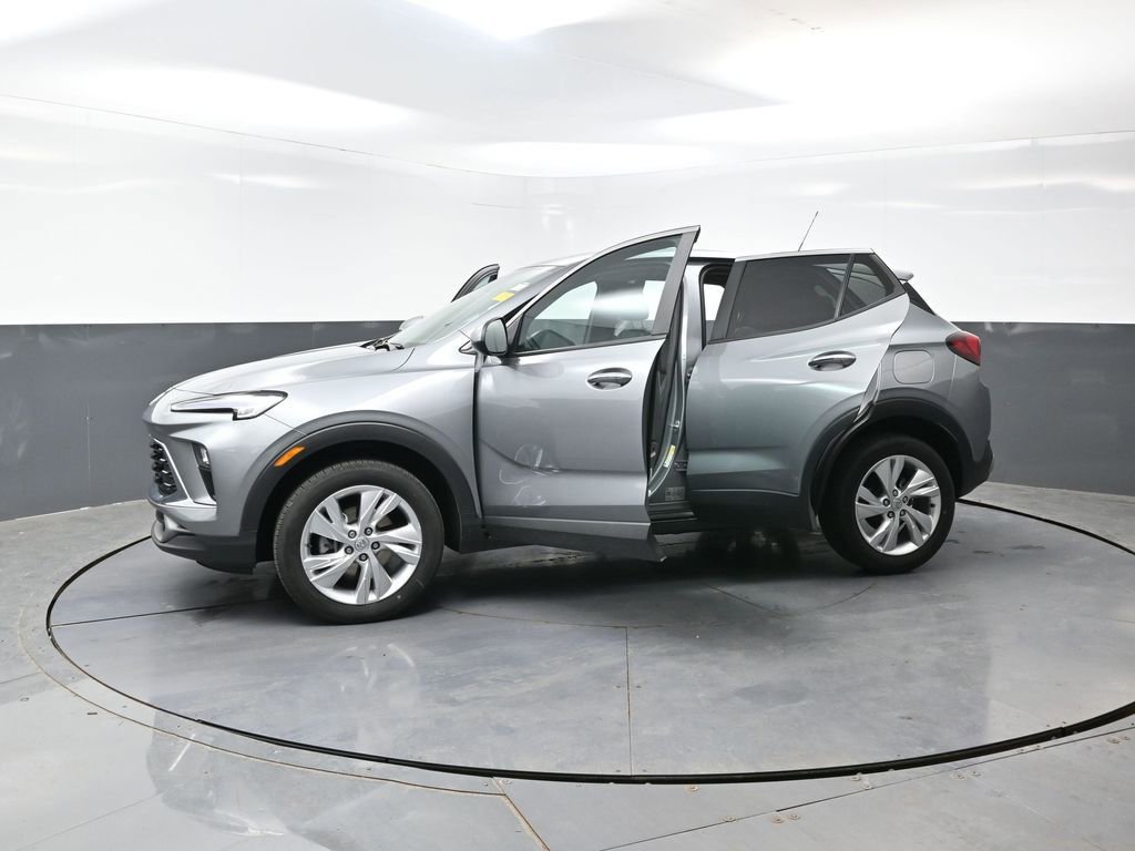 Used 2025 Buick Encore GX Preferred AWD/4WD image 58