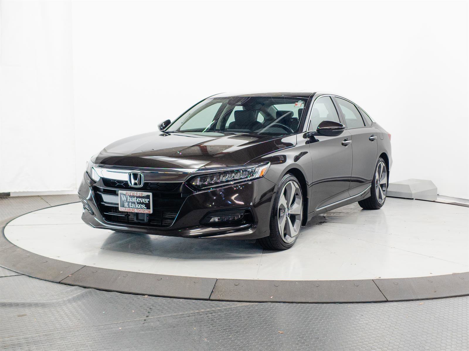 Used 2018 Honda Accord Touring video 3