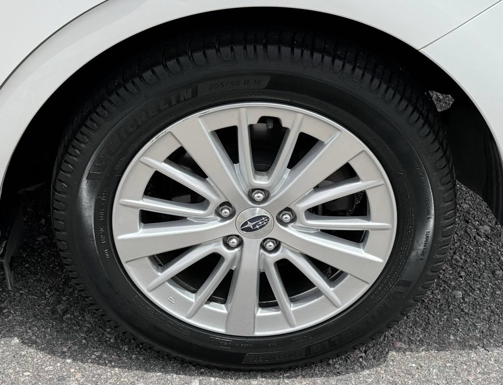 Used 2018 Subaru Impreza 2.0i Premium w/ Eyesight & BSD & Rcta AWD/4WD image 13